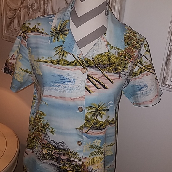 Wave Shoppe Hawaiian Shirt - Picture 3 of 6